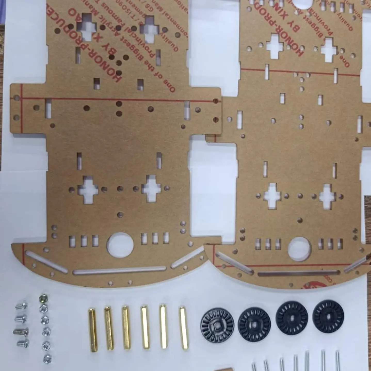 LAMINA CHASIS DE CARRO 4WD 4 llantas CON TORNILLERIA Y ACCESORIOS (2 laminas)