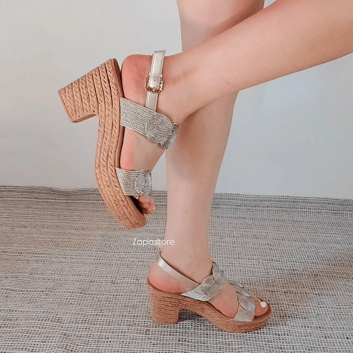 Sandalias Mika doradas 1