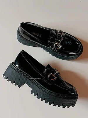 mocasin charol