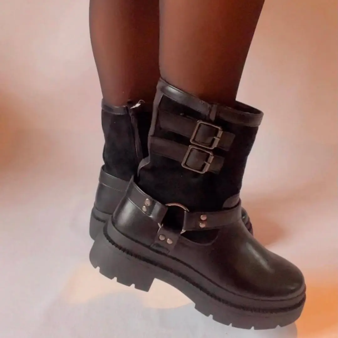 Botin biker negro 4