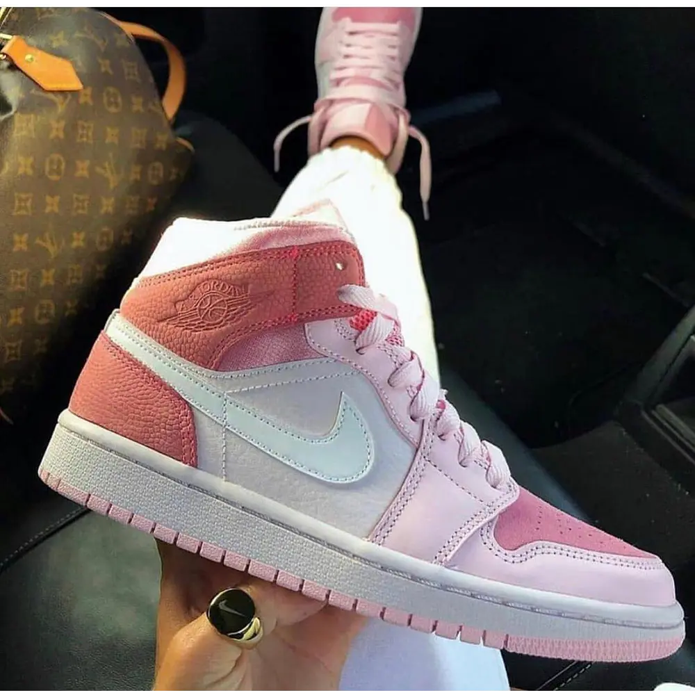 JORDAN RETRO 1 MID DIGITAL PINK