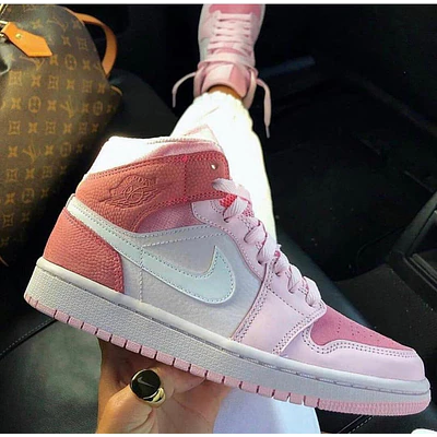 JORDAN RETRO 1 MID DIGITAL PINK