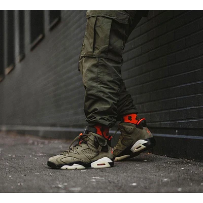 JORDAN RETRO 6 x TRAVIS SCOTT