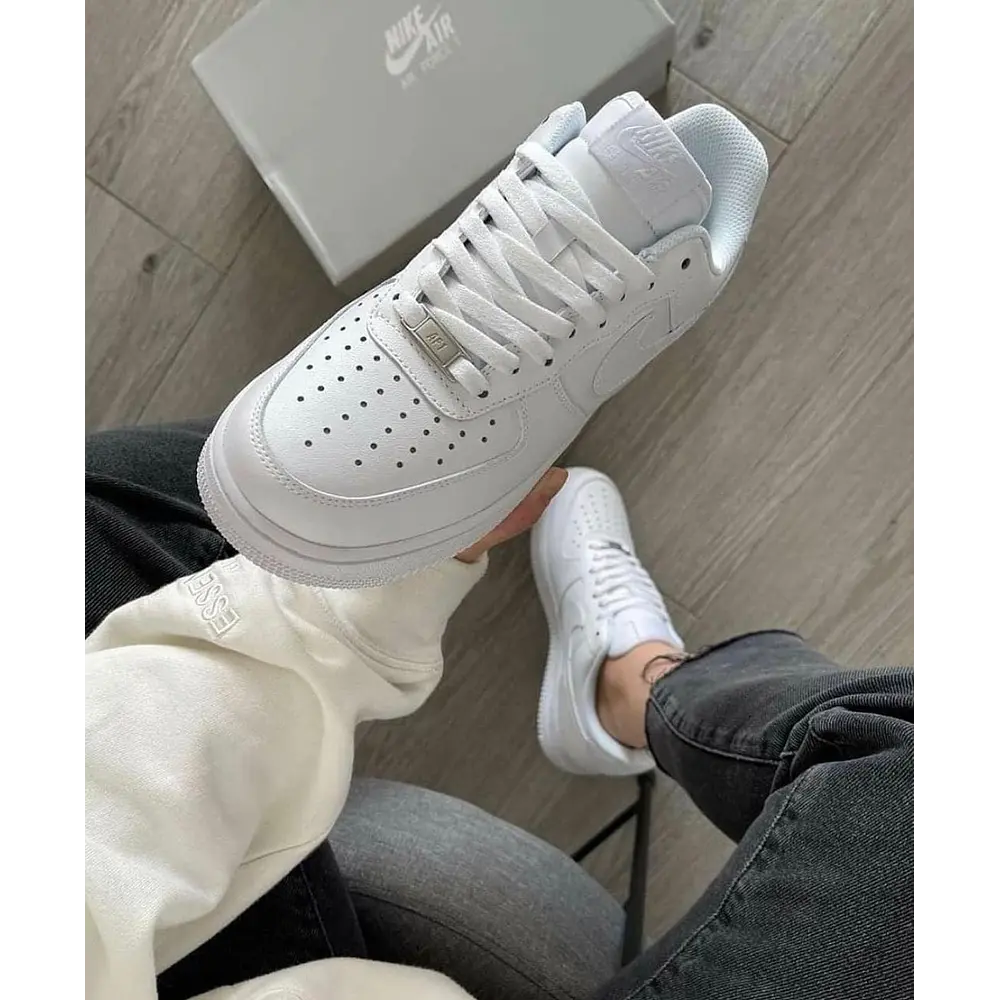 NIKE AIR FORCE 1 WHITE