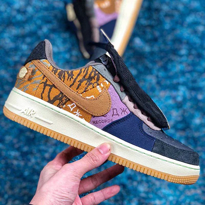 NIKE AIR FORCE 1 x TRAVIS SCOTT CACTUS JACK