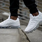 NIKE AIR VAPORMAX PLUS TN TRIPLE WHITE