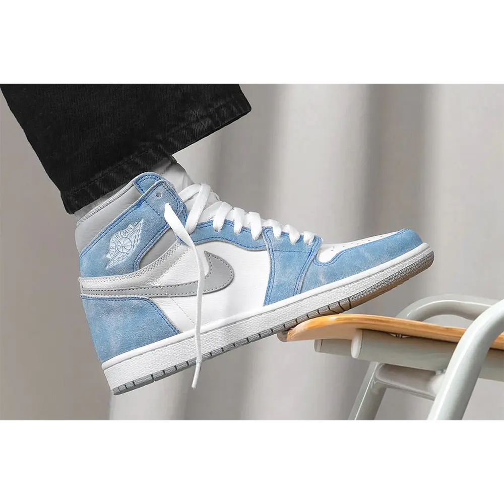 JORDAN RETRO 1 HYPER ROYAL
