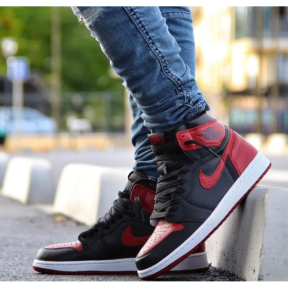 JORDAN RETRO 1 BRED