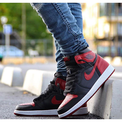JORDAN RETRO 1 BRED