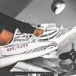 ADIDAS YEEZY BOOST 350 V2 ZEBRA
