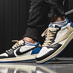 JORDAN RETRO 1 LOW TRAVIS SCOTT x FRAGMENT