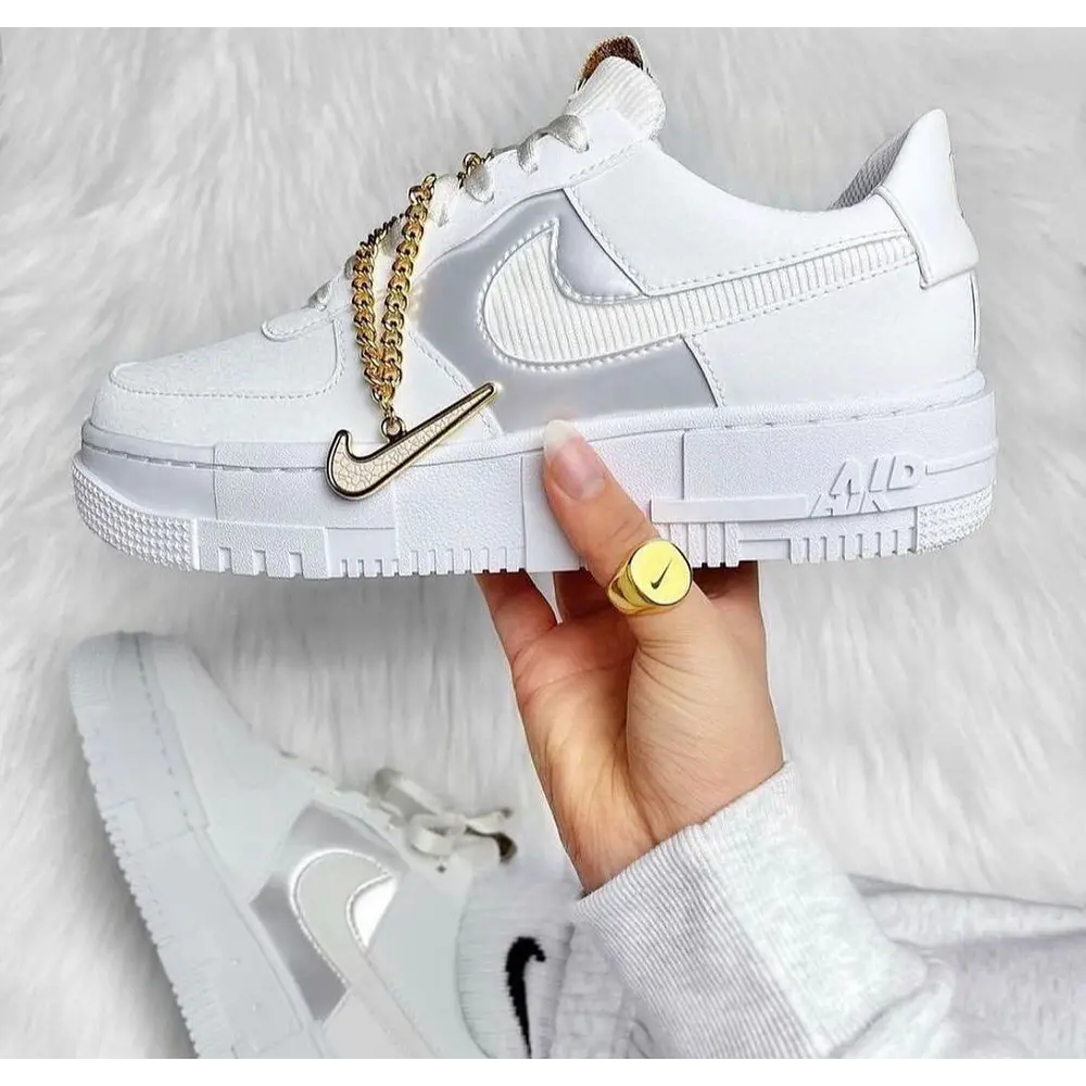 NIKE AIR FORCE 1 PIXEL GREY GOLD