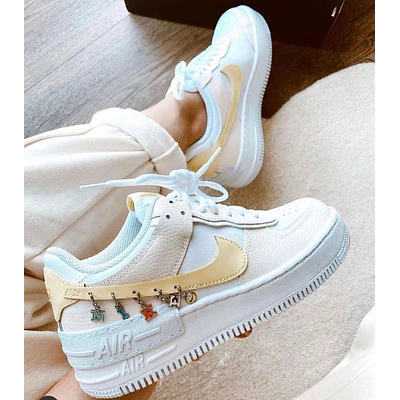 NIKE AIR FORCE 1 LUCKY CHARMS