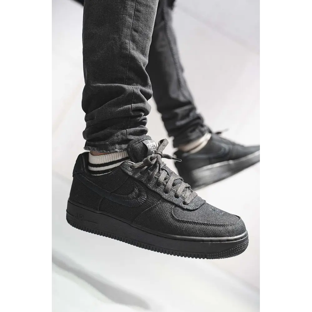NIKE AIR FORCE 1 x STUSSY BLACK