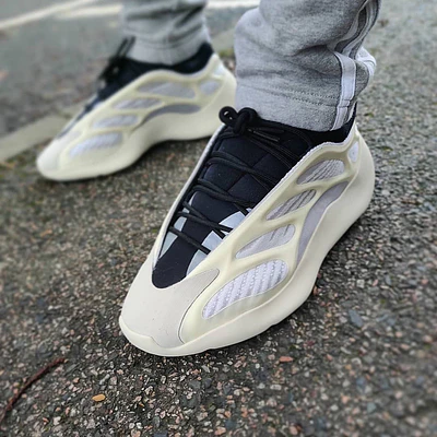 ADIDAS YEEZY 700 AZAEL