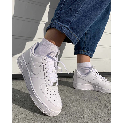 NIKE AIR FORCE 1 TRIPLE WHITE