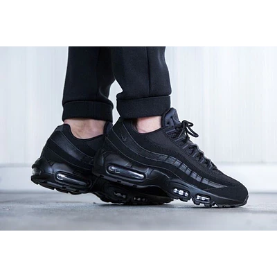 NIKE AIR MAX 95 TRIPLE BLACK