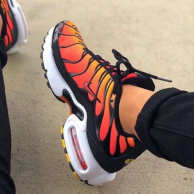 NIKE AIR MAX PLUS TN FIRE