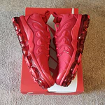 NIKE AIR VAPOR MAX PLUS TRIPLE RED
