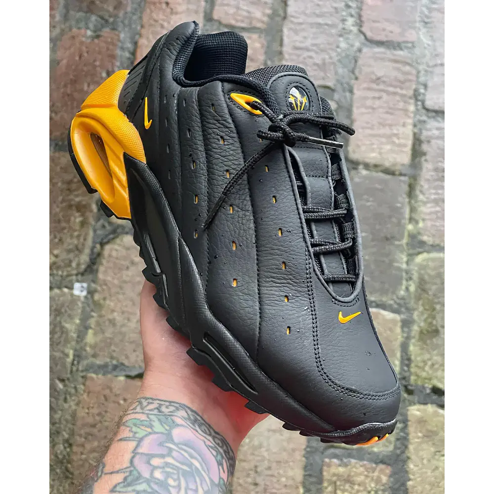 NIKE HOT STEP AIR TERRA BLACK YELLOW 