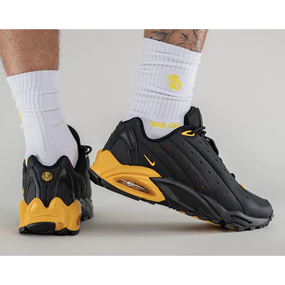 NIKE HOT STEP AIR TERRA BLACK YELLOW 