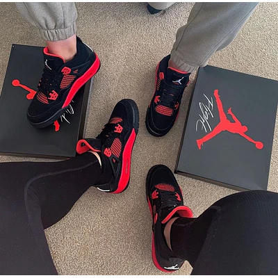 RETRO 4 THUNDER RED