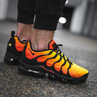 NIKE AIR VAPORMAX PLUS SUNSET