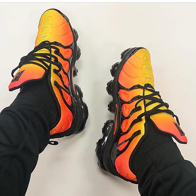 NIKE AIR VAPORMAX PLUS SUNSET