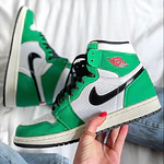 JORDAN RETRO 1 LUCKY GREEN