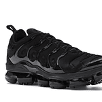 NIKE AIR VAPORMAX PLUS TRIPLE BLACK