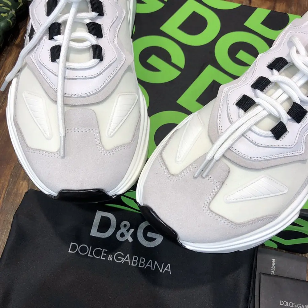 DOLCE GABANNA WHITE AND BLACK