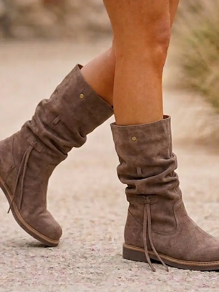 Emilia Taupe 1