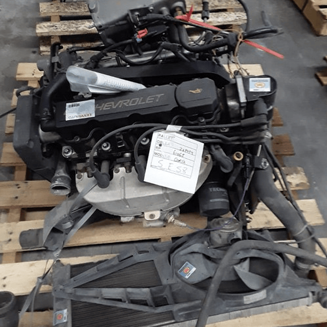 Motor Nafta de Chevrolet Corsa 1.6 3 P GL CITY, año 2004.  4