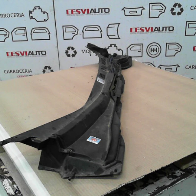 Rejilla Bajo Parabrisa Honda Crv 2.4 4X2 LX AUT L/07 5P 2011 3