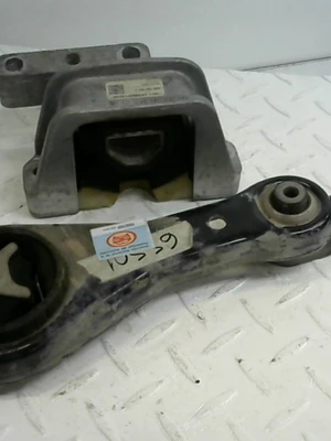 Soportes De Motor Y Caja Volkswagen Nivus 200 TSI Comfortline AT 5P 2021