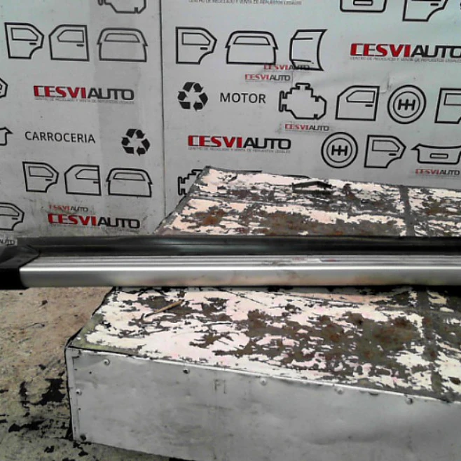 Estribo Izquierdo Honda Hrv HR-V 1.8 EX CVT 5P 2016 2
