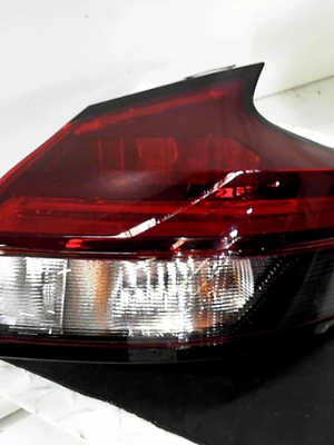 Faro Trasero Derecho Nissan Kicks 1.6 Sense MT L/22 5P 2025