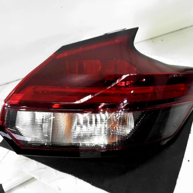 Faro Trasero Derecho Nissan Kicks 1.6 Sense MT L/22 5P 2025 1
