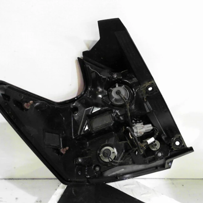 Faro Trasero Derecho Nissan Kicks 1.6 Sense MT L/22 5P 2025 2