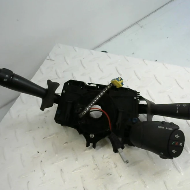 Comando De Luces Y Limpia Parabrisas Renault Duster 2.0 4X2 Privilege 2011 1