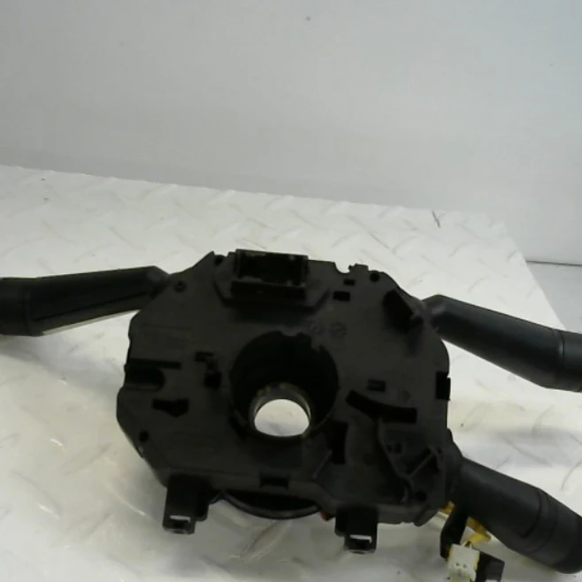 Comando De Luces Y Limpia Parabrisas Fiat Linea Absolute Dualogic 4P 2010 2
