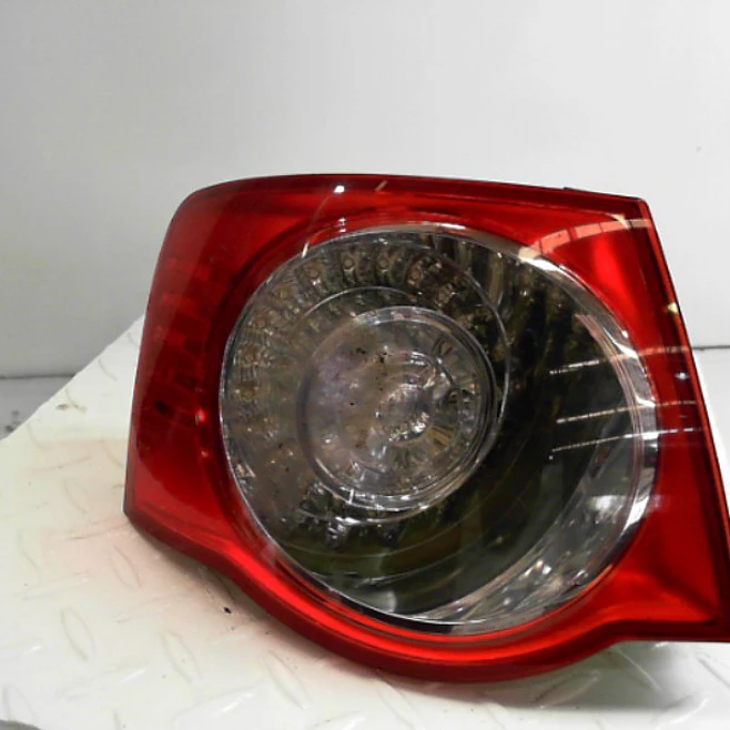 Faro Trasero Izquierdo Renault Duster 2.0 4X2 Privilege 2011 1