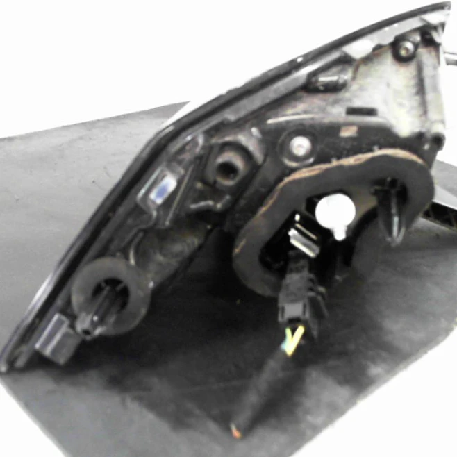 Faro Trasero Derecho Peugeot 2008 1.6 Allure L/19 5P 2023 2