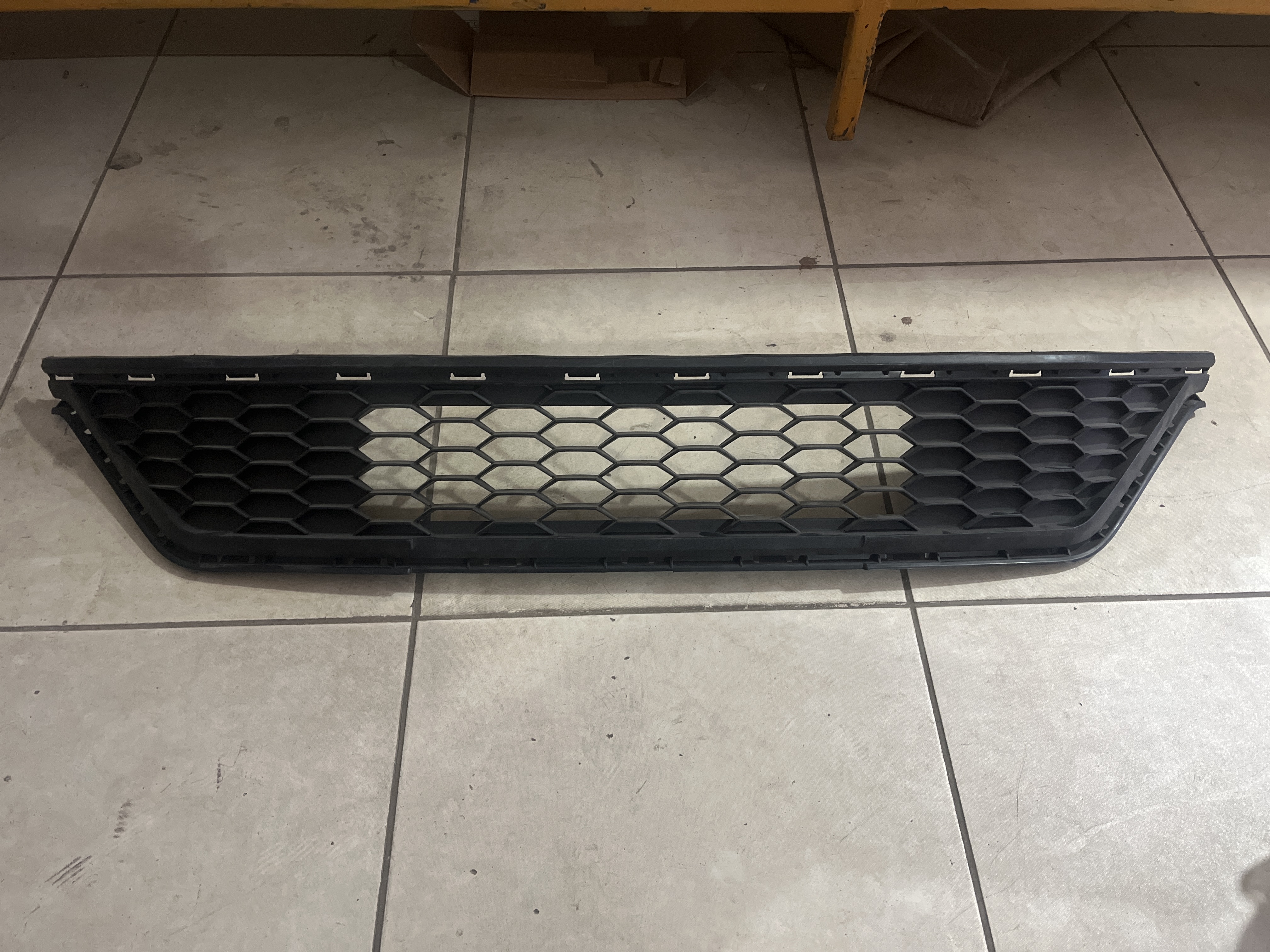 REJILLA VOLKSWAGEN GOL 1