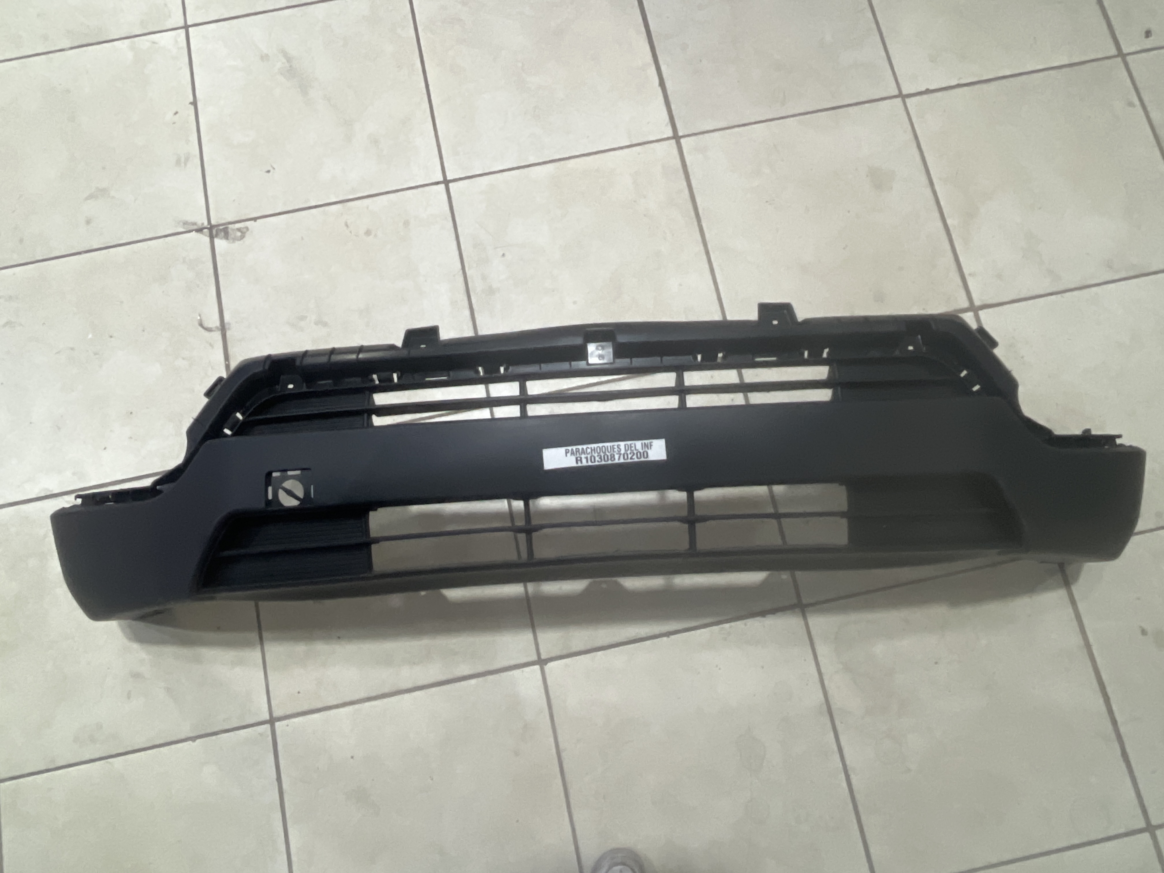 PARACHOQUE CHANGAN CX70 1