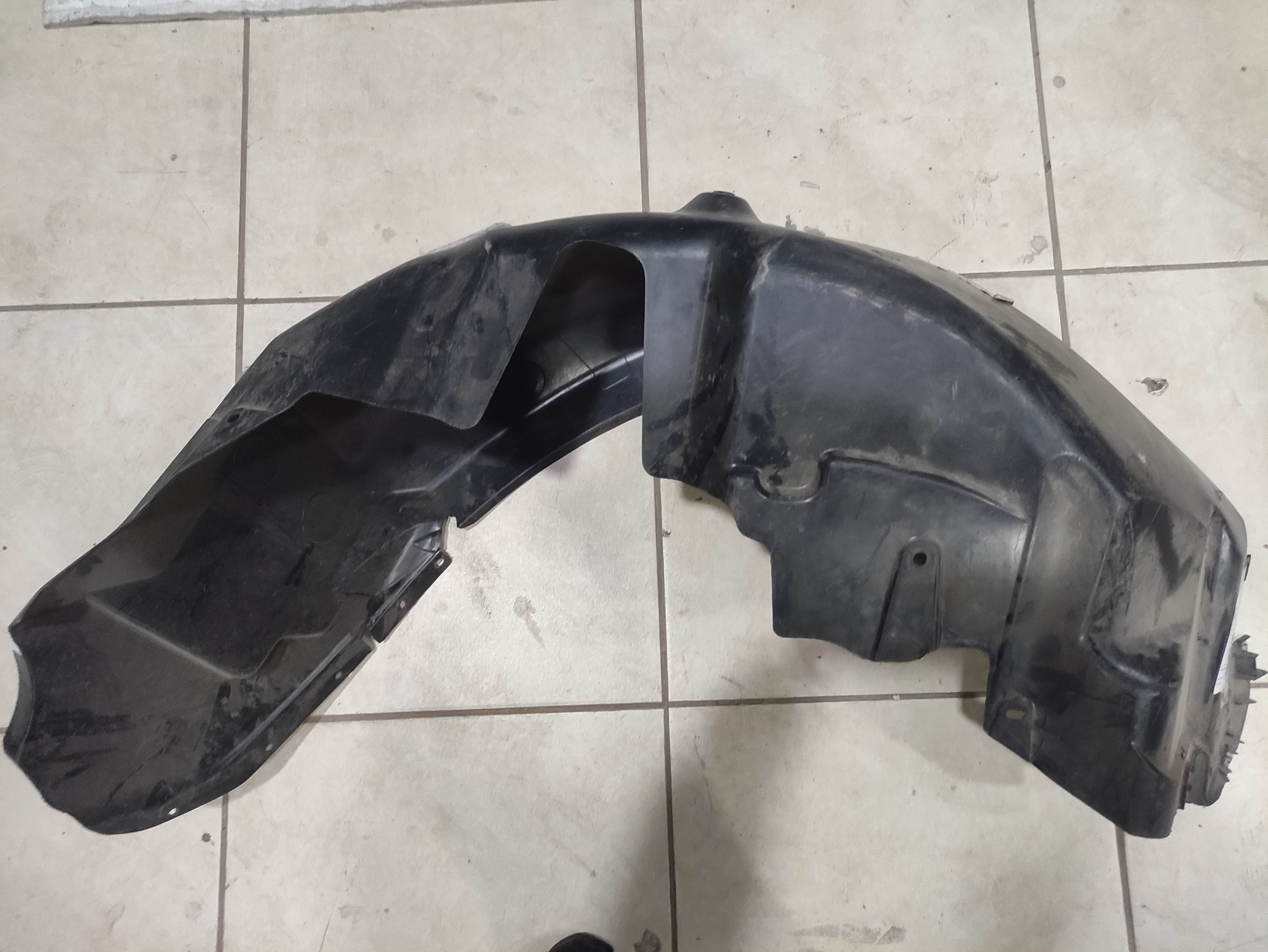 GUARDAFANGO FORD EXPLORER LTD 4X4 2.3 AUT 1