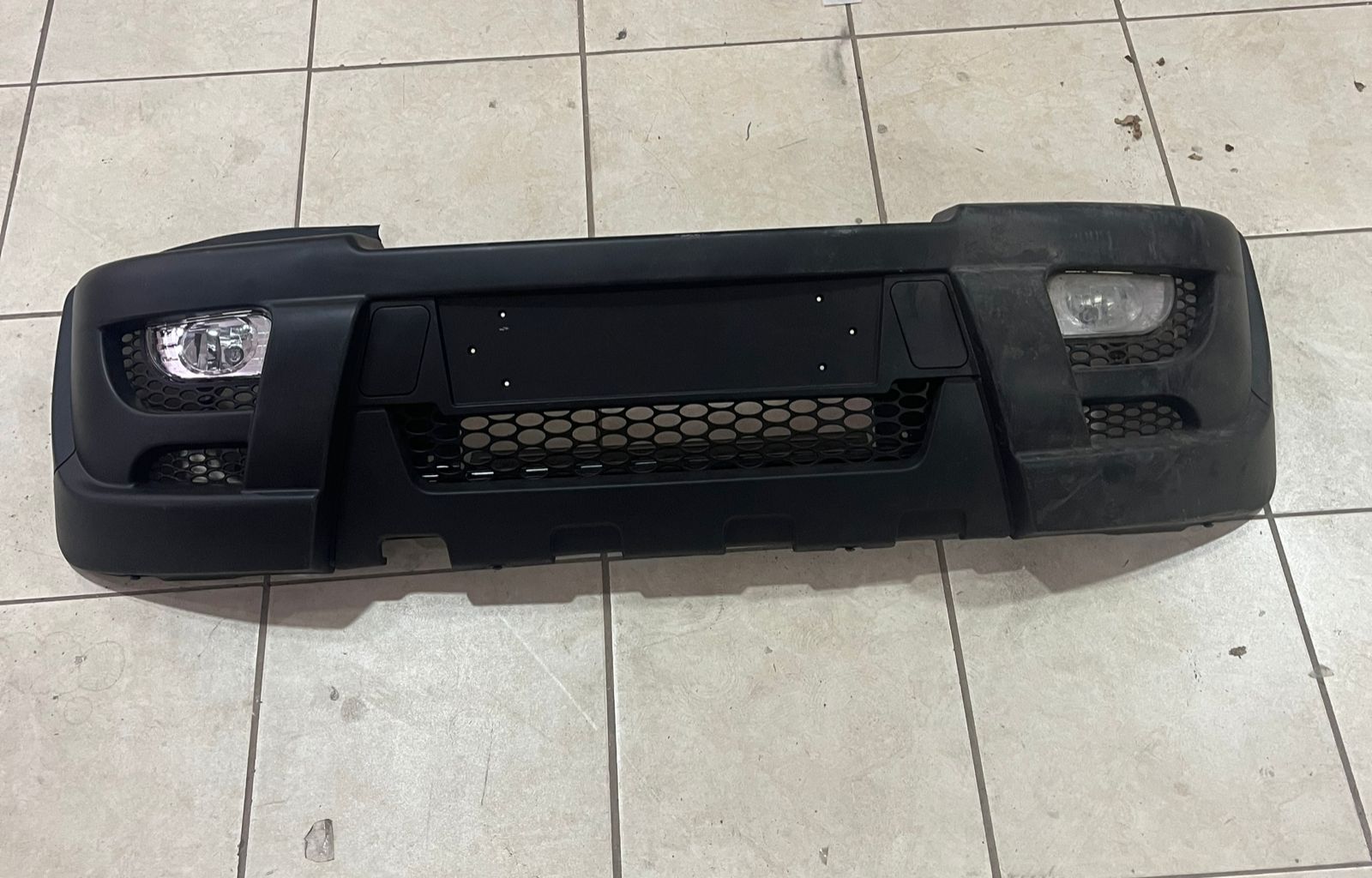 PARACHOQUE MAHINDRA SCORPIO 1