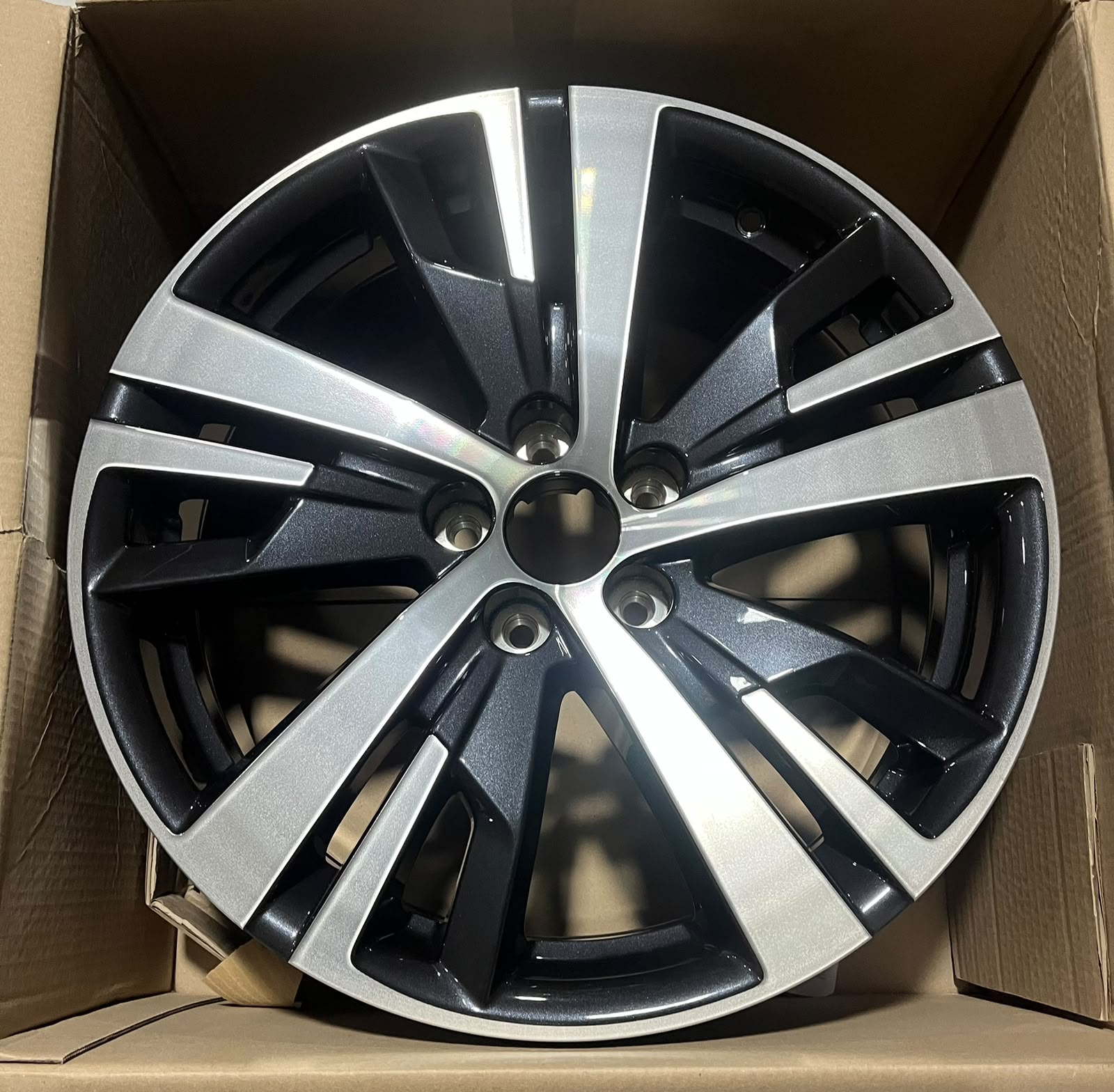 LLANTA PEUGEOT 308 1