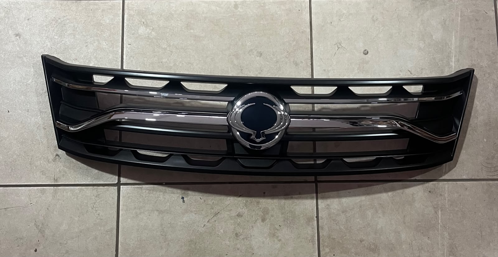 MÁSCARA SSANGYONG KORANDO 1