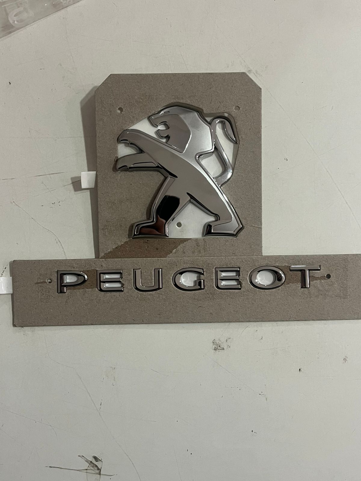 LOGO PEUGEOT 301 1